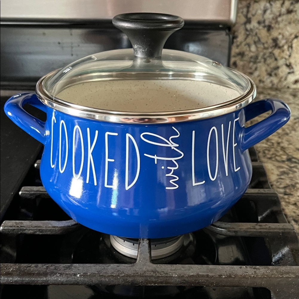 Stylish Blue Cookware Pot with Lid 2.5 Qts